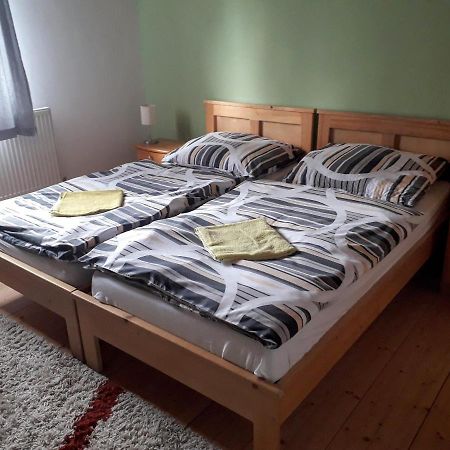 Penzion Na Strelnici 포데브라디 외부 사진