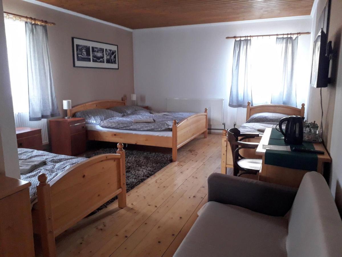 Penzion Na Strelnici 포데브라디 외부 사진