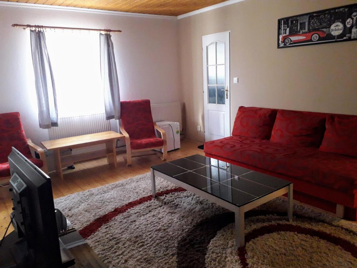 Penzion Na Strelnici 포데브라디 외부 사진