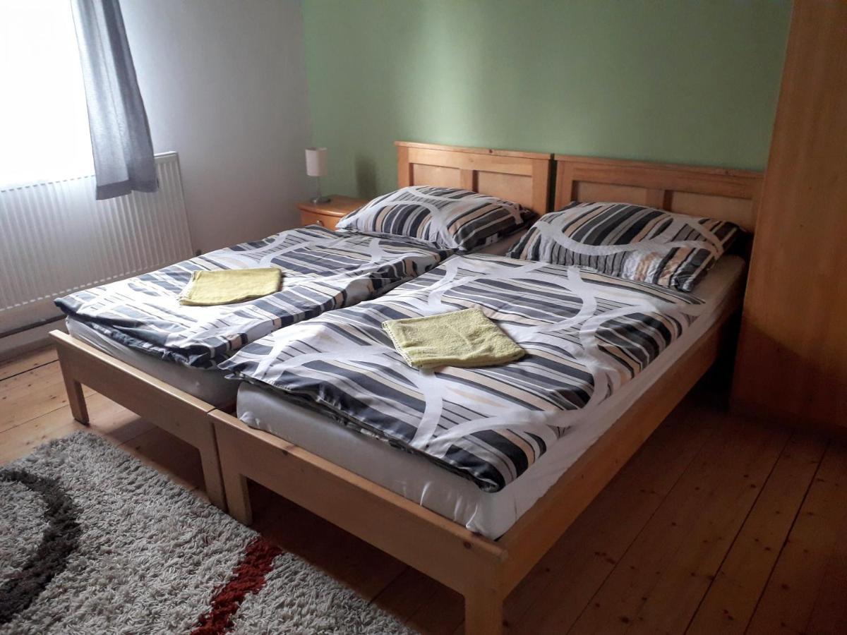 Penzion Na Strelnici 포데브라디 외부 사진