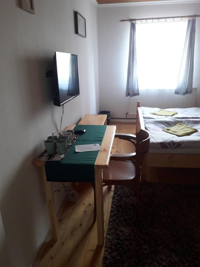 Penzion Na Strelnici 포데브라디 외부 사진